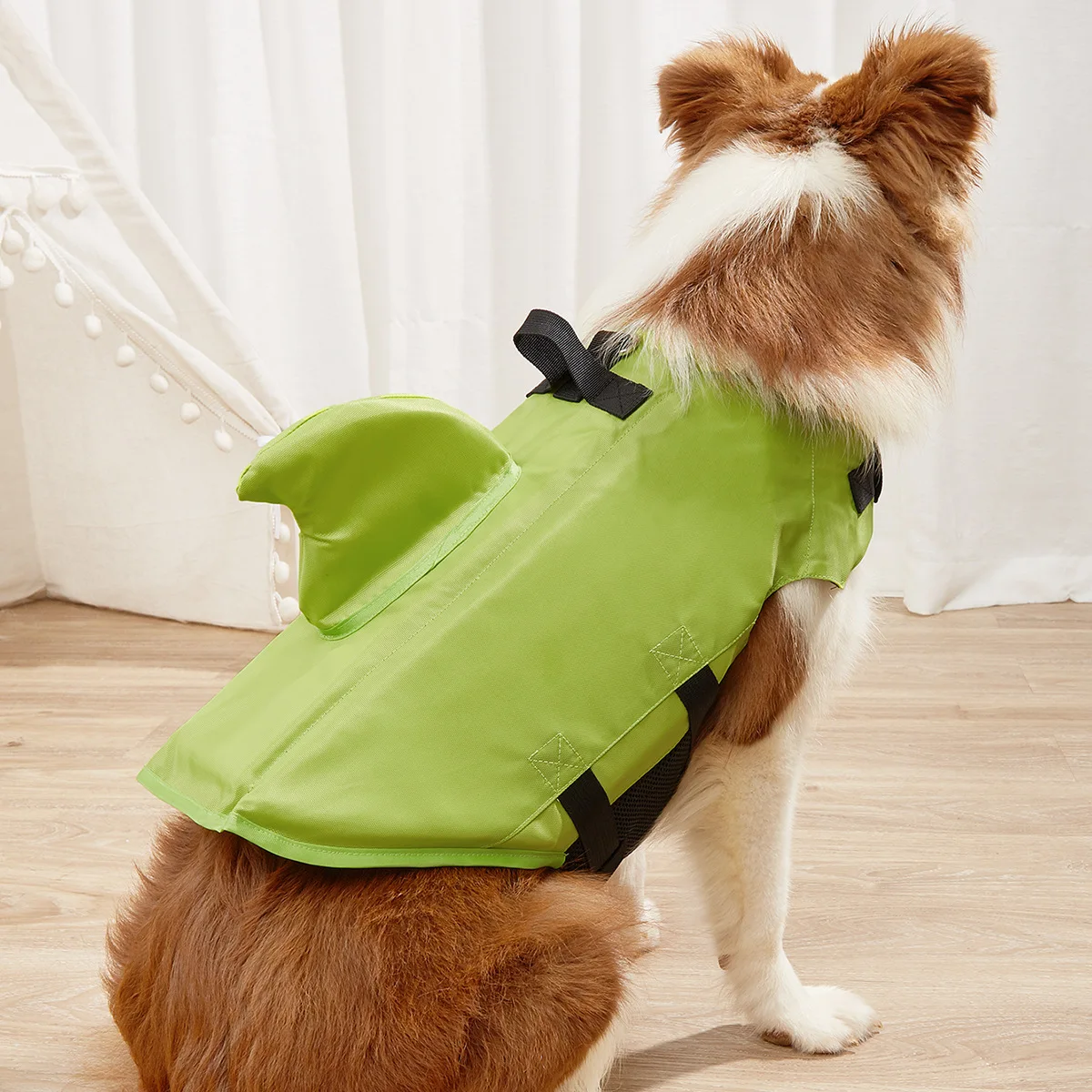 

1Pcs Dog Life Vest Summer Shark Pet LifeJacket 3Colors Pets Swimming Suit Dogs Swimwear Dog Clothes