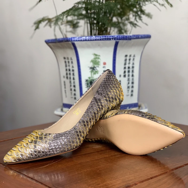 

Women's Shoes
