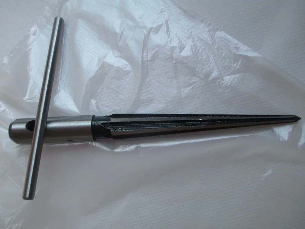 

Fixmee 45# Steel Repairman's Taper Reamer T Handle Reamer 1/8"-1/2" 3.18-12.7mm