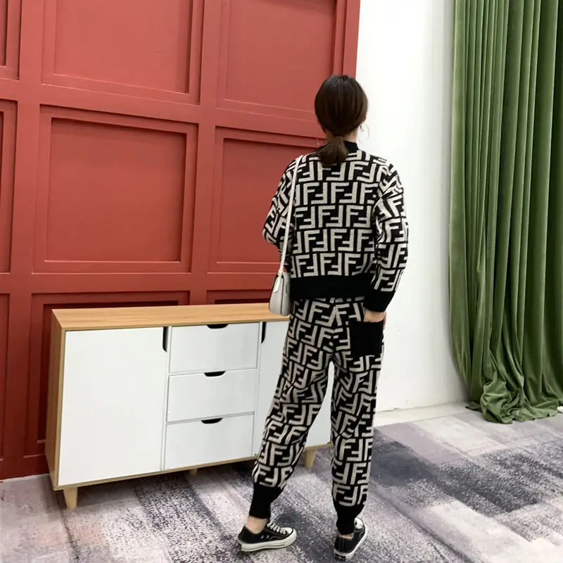 

2021 New Foreign Style Two Piece Spring and Autumn Fashion Knitwear and Leggings Suit Women's Fashion