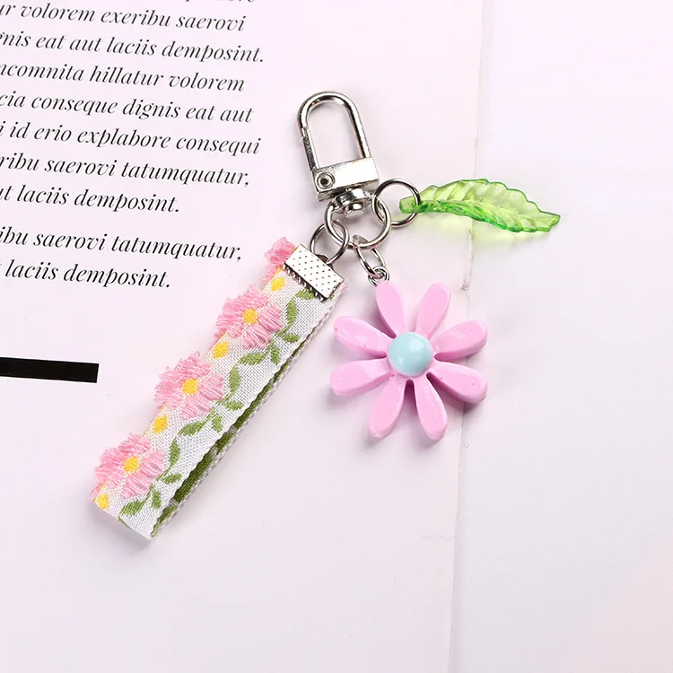 

Pure And Fresh Style Daisy Flower Key Chain Candy-Colored Lace Key Chain Beautiful Backpack Pendant Key Ring Woman Gift New