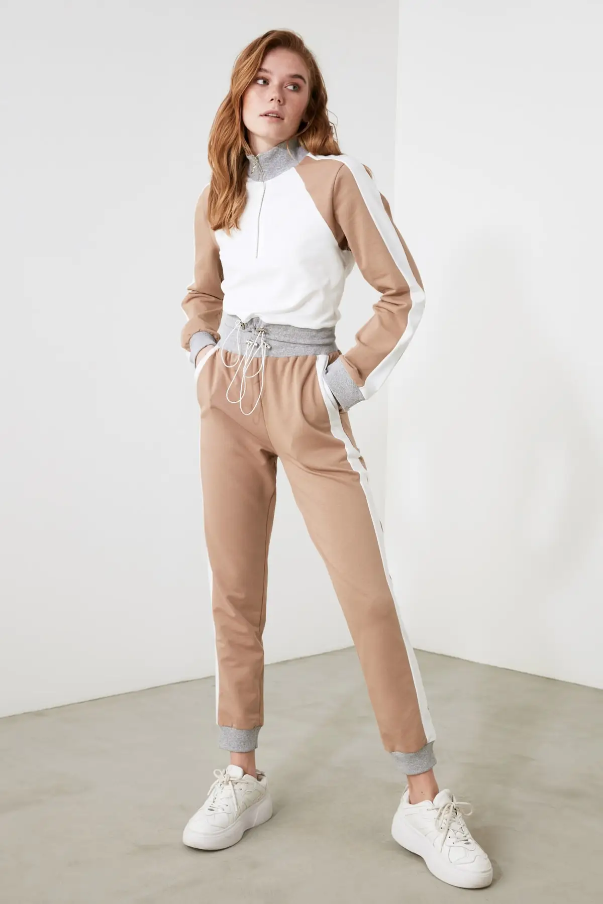 

Trendyol With Color Block Knitting Tracksuit Set TWOAW21EM0075