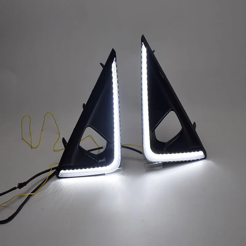 

For Toyota Rush 2018 2019 Yellow Turn Signal Function Waterproof ABS 12V Car DRL LED Daytime Running Light With Fog Lamp Hole