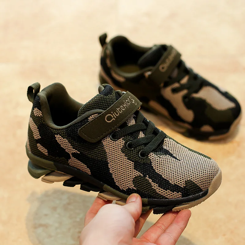 

2021 Han edition of fashion breathable male students' shoes fly camouflage fabric surface outdoor children's shoes sports shoes