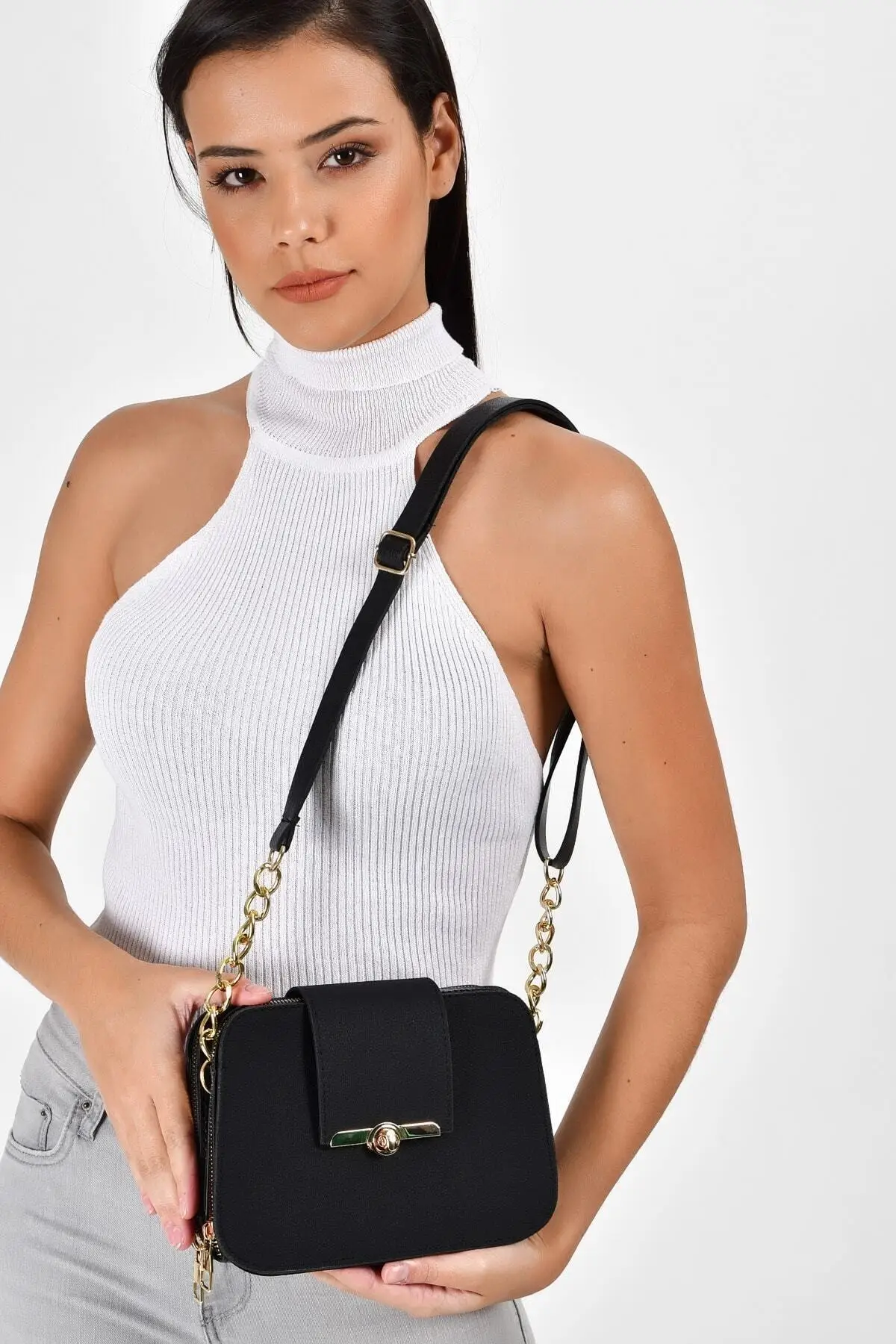 

Bagzone Women Black Semi Chain Strap Lock Detailed Shoulder Bag 10 VA2065