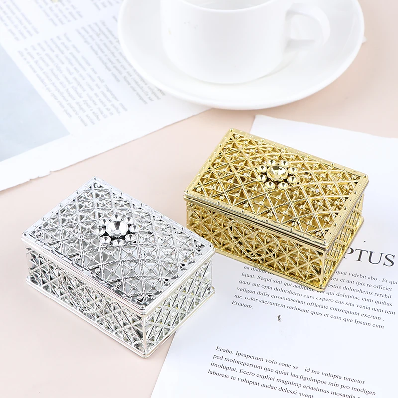 

1PC Rectangular Plastic Hollow Gold Foil Wedding Candy Box Chocolate Gift Treat Boxes Wedding Favors