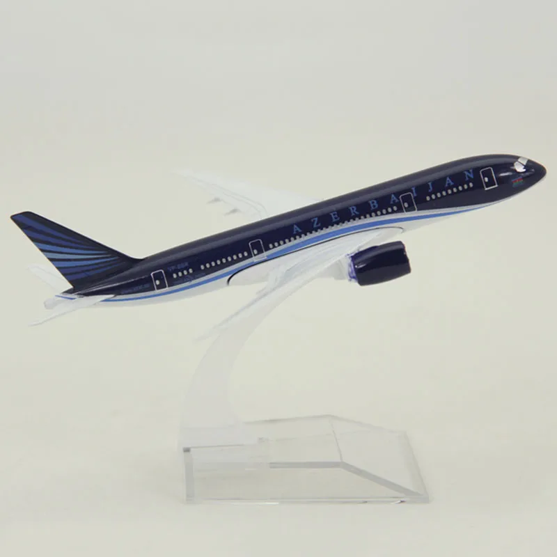 Модель самолета с базовым сплавом 15 см 1/400 | Игрушки и хобби