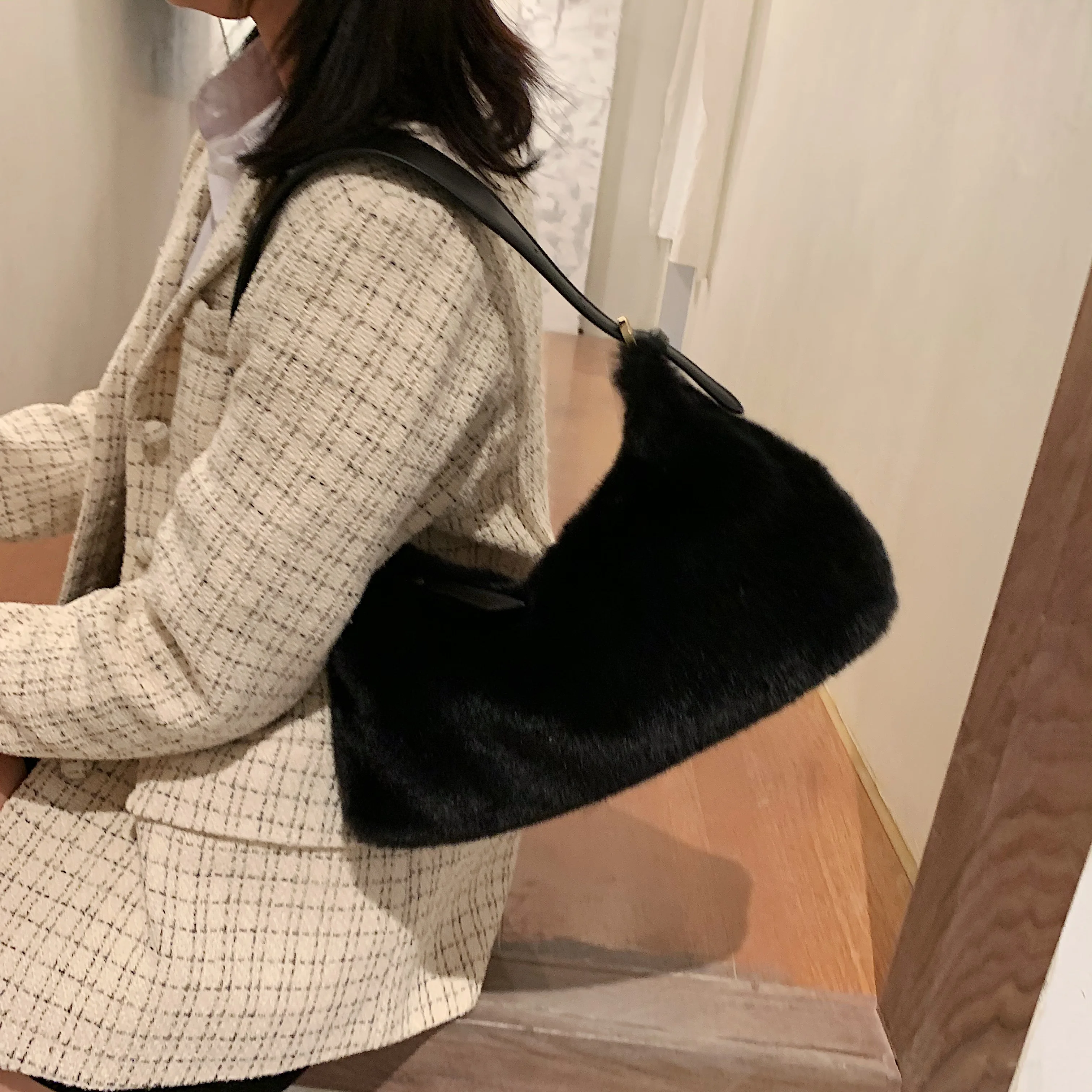 Новая модная женская Сумочка Багет зимняя теплая сумка из искусственного меха