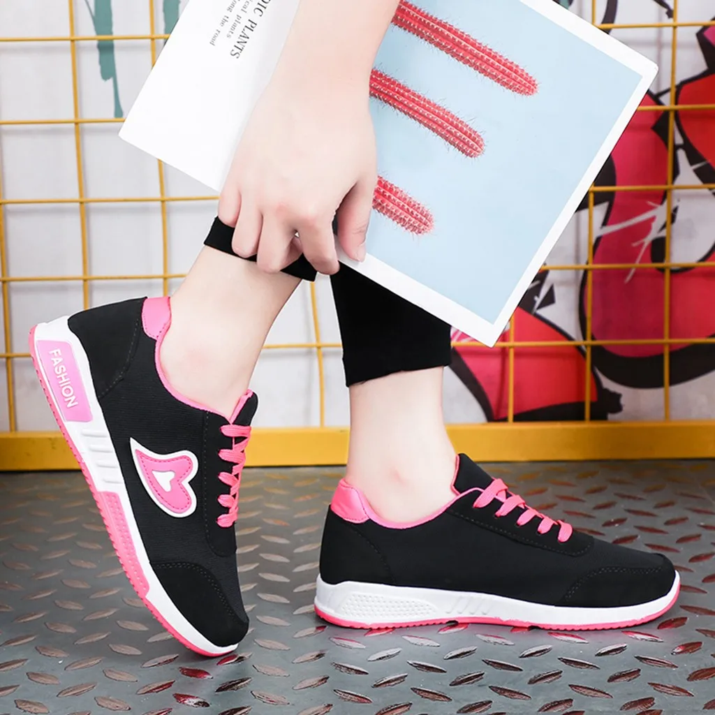 Женские повседневные спортивные кроссовки дышащие на плоской подошве с надписью