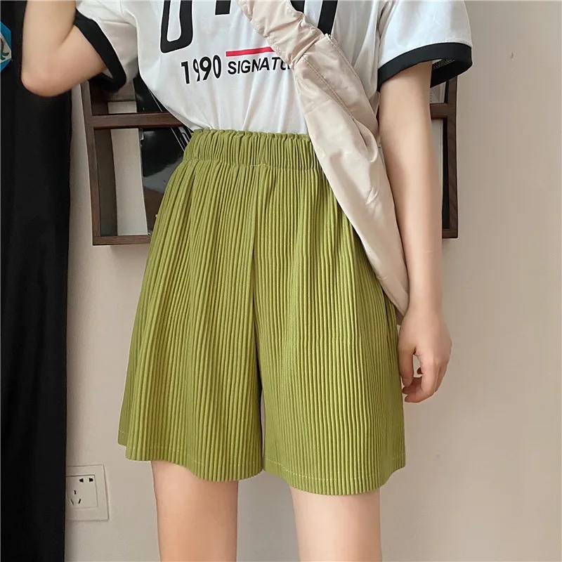 

4 Colors Loose Soft Pleated Shorts Black Blue Casual 2020 Summer Women Solid Elastic High Waist Wide Leg Shorts Plus Size 2XL