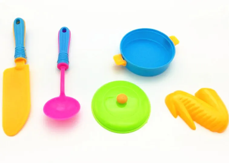 

One Set 15pcs/Lot Kitchen Cooking Toy Children DIY Beauty Plastic Kitchen Toy Role Play Toy Set Kids Educational Toys Red Pink