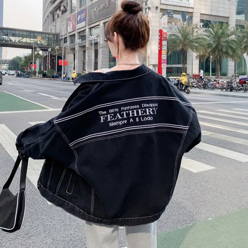 

Женская джинсовая куртка с отложным воротником, однобортная Свободная джинсовая куртка с принтом в винтажном стиле, осень