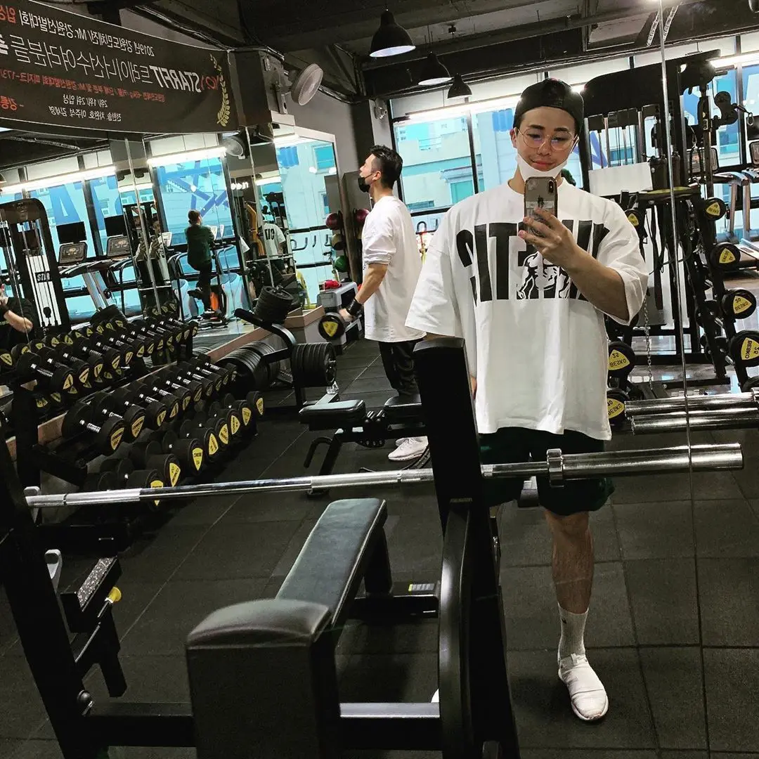 

Men's loose sports, fitness, short-sleeved t-shirts, cotton ins couples, Hong Kong style leisure round collar T
