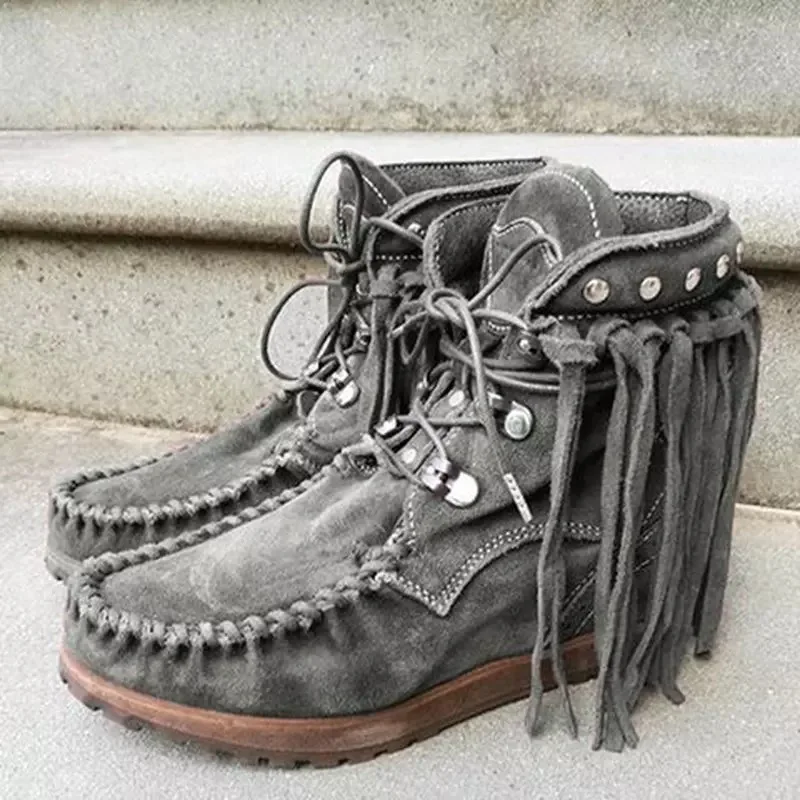 

New boots for women in autumn and winter of 2019
