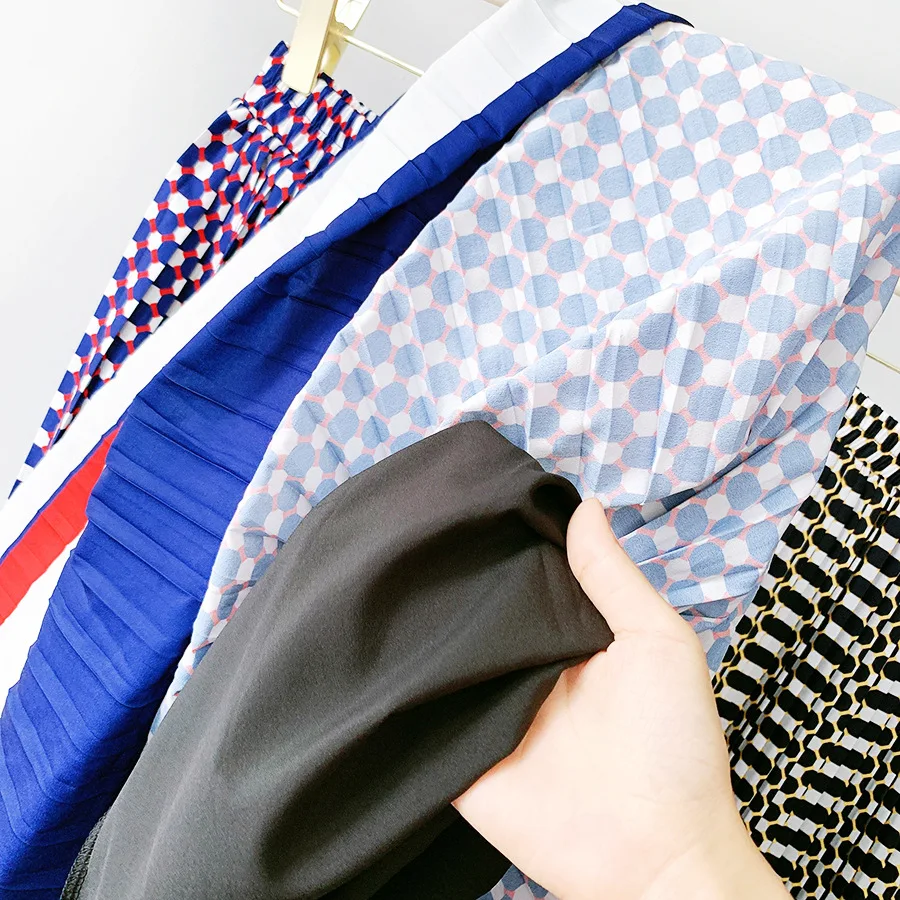 

Plus Size Autumn Winter Fashion New Contrast Color Pleated Elastic High Waist Skirt All-match Female's Bottoms