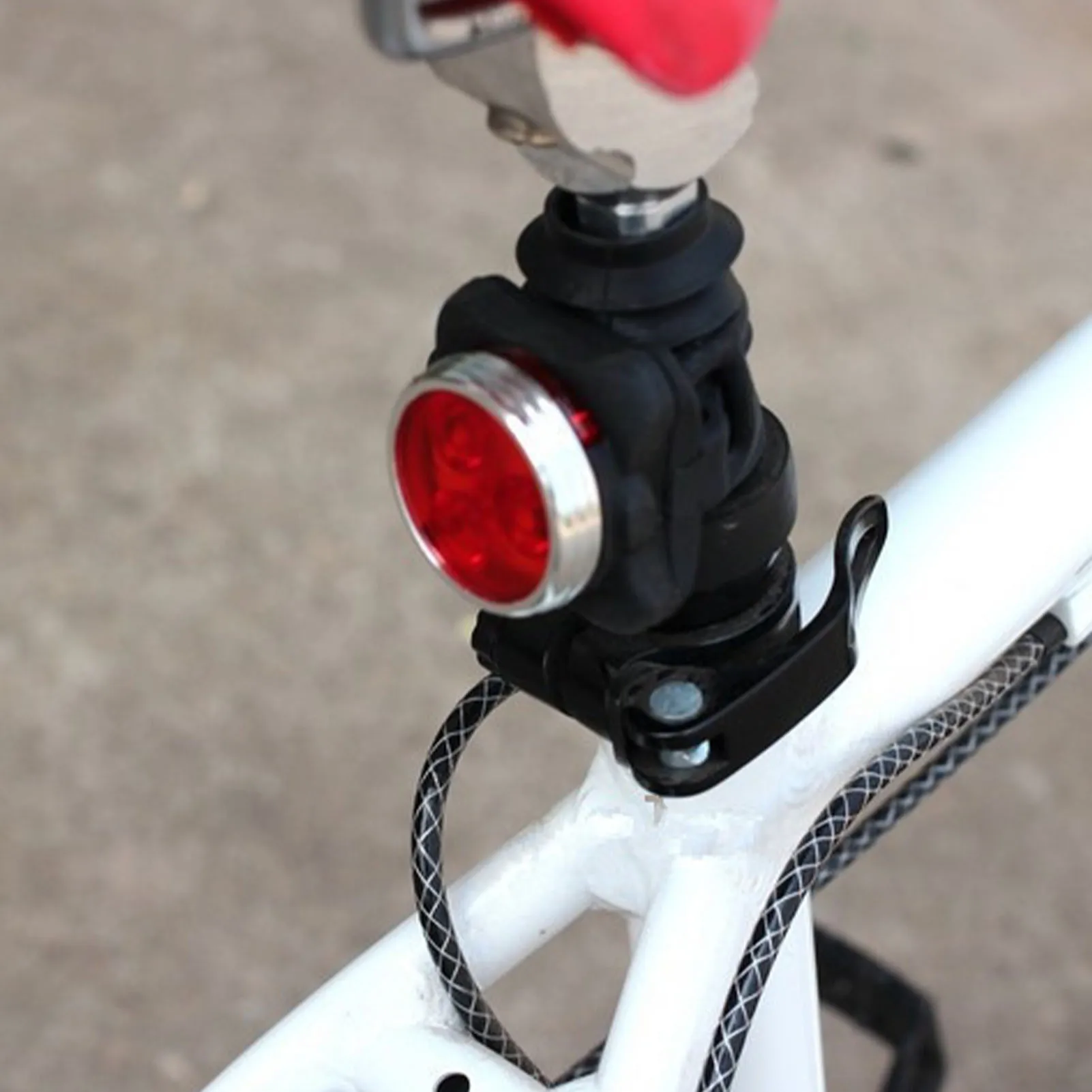 

USB Rechargeable Bike Light Set,Super Bright Front Headlight and Rear LED Bicycle Light,650mah Lithium Battery,4 Light Mode