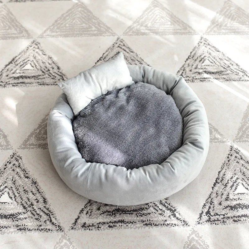 

Four seasons universal cat nest with plush cat mats, sleeping pads, cat supplies, pet kennels.