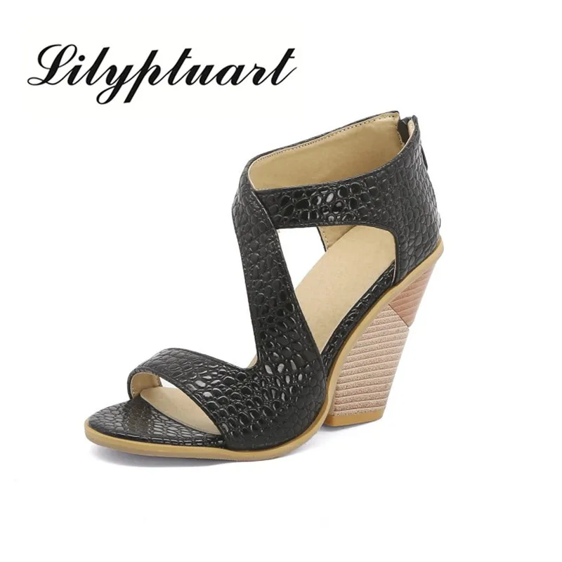 

Босоножки женские, на толстом высоком каблуке, однотонные, 45-48, большие размеры, лето 2020