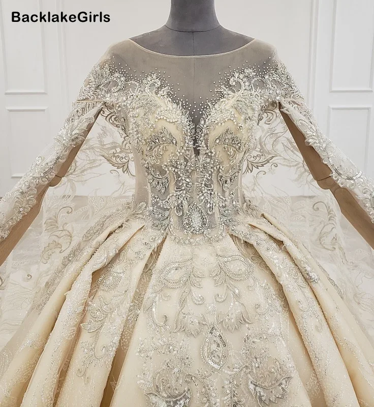 Длинное винтажное кружевное свадебное платье с королевским шлейфом и коротким