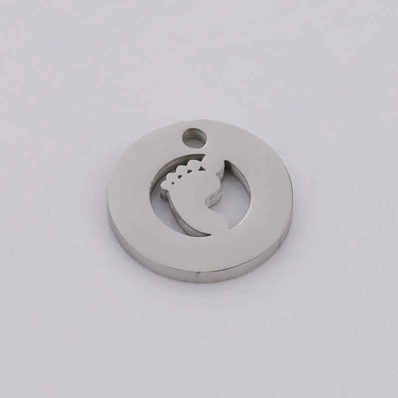 

Hollow Baby Feet Round Charm Single Hole Pendant Stainless Steel DIY Pendant For Mom Family Gift