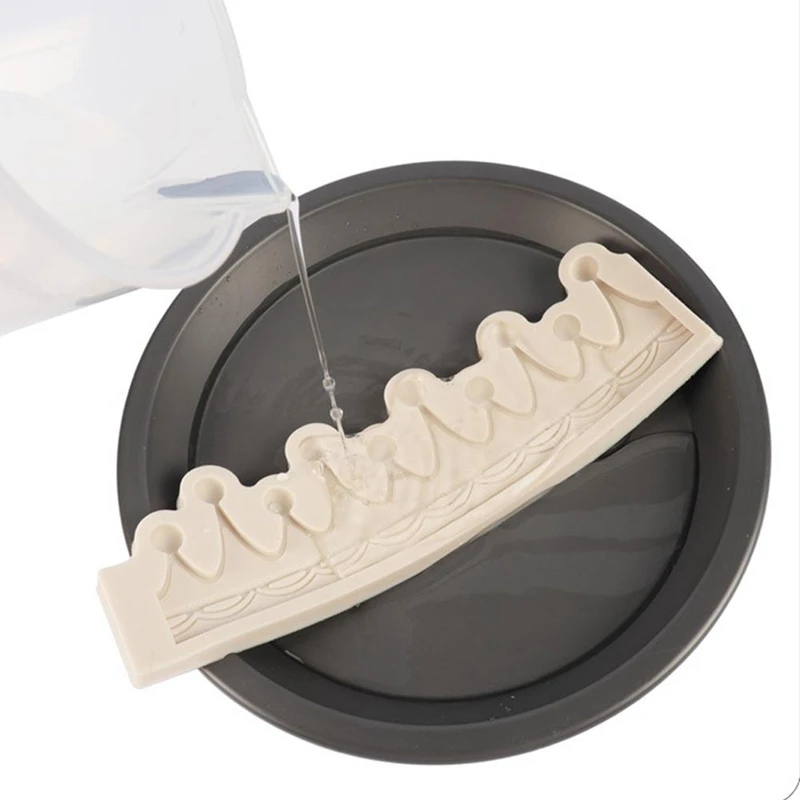 

3D Crown Shape Fondant Silicone Mold for DIY Pastry Cupcake Dessert Lace Cake Decoration Kitchen Accessories Baking Tool