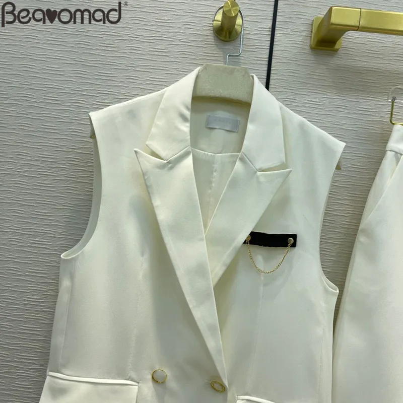 Bearomad 2021Fashion Woman White Shorts Suit Lapel Sleeveless Straight Type Long Style Coat + Solid Loose Half pants 2 Piece Set