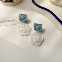 s925 needle modern jewelry white flower earrings spring summer style hot selling blue resin earrings for girl lady gifts