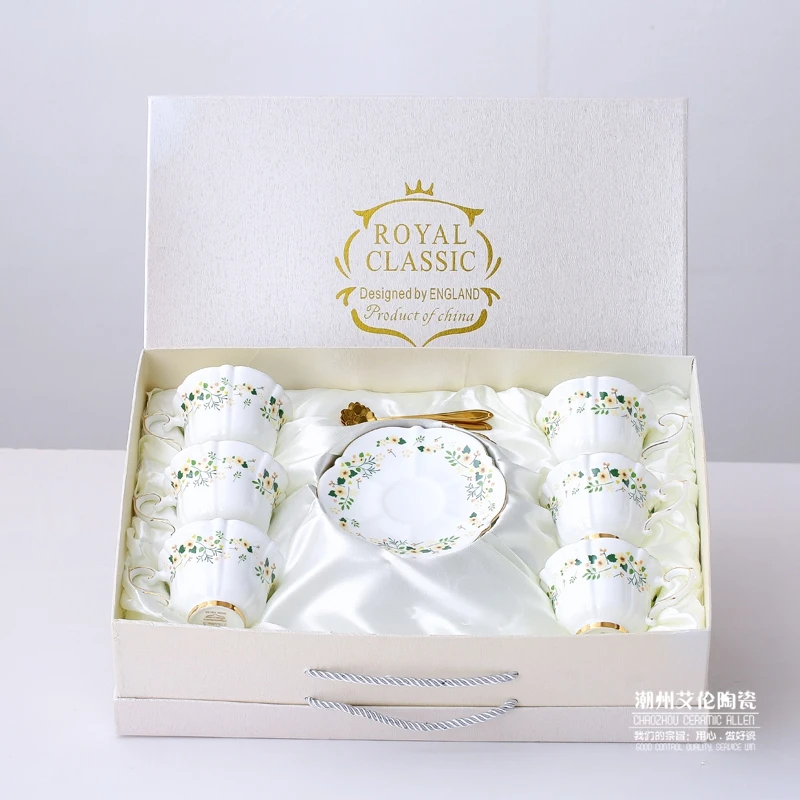 

European Style Luxury Coffee Cup Set of 2 Bone China Ceramic Coffee Espresso Cups Drinks Reusable Koffie Kopjes High Tea AG50BD