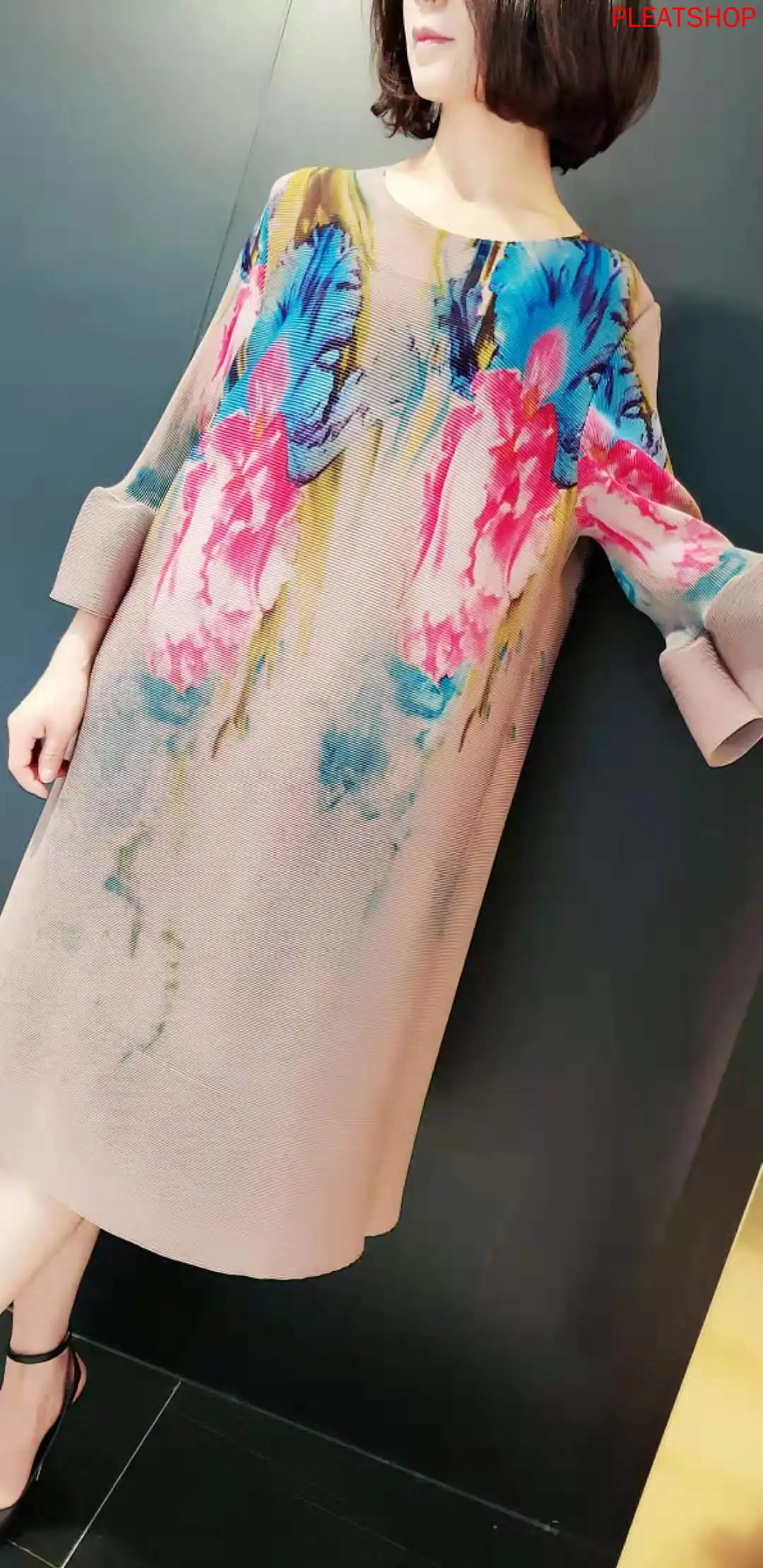 

2020 MIYAKE Pleated Dress Loose Large Size Female Spring and Summer New Elastic Trumpet Sleeves Vestido Women Clothes Elegant
