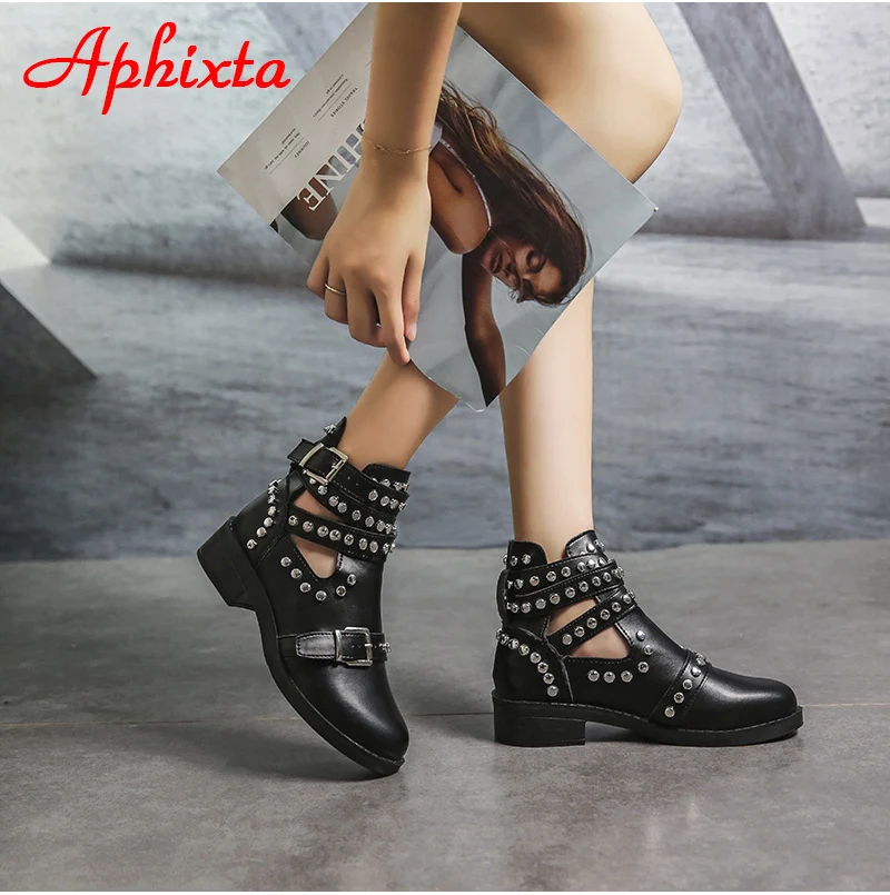 Aphixta/черные женские ботильоны с заклепками; ботинки из искусственной кожи; ремни с металлическими пряжками; женские ботинки на квадратном каблуке с шипами; обувь в байкерском стиле