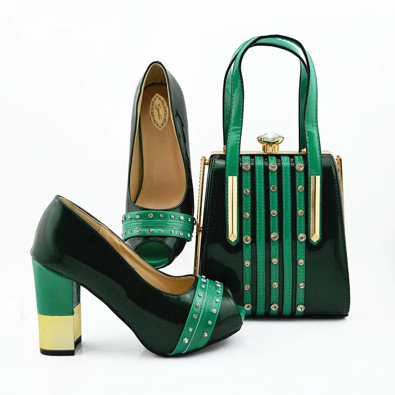 Итальянский Стиль Стразы обуви и Комплект с сумочкой в тон Модные женские летние сандалии на высоком каблуке; комплект из обуви и сумки для вечерние платья