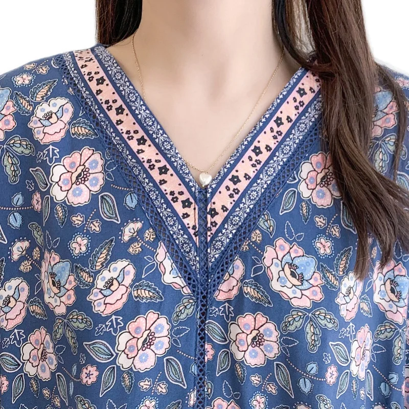 

2021 Summer New Fashion Trend Temperament Age-reducing V-neck Shirt Loose Casual Printed Top Women