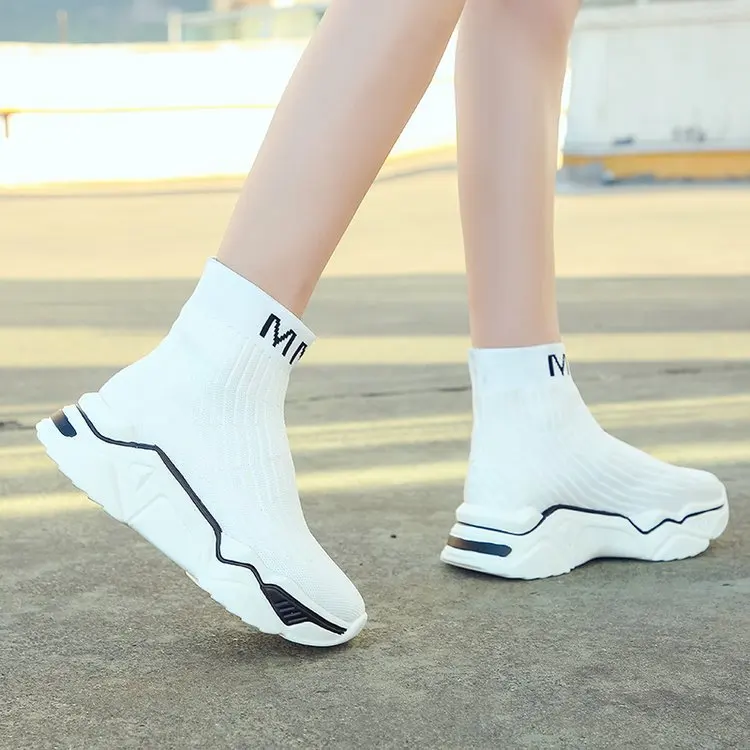 Модная повседневная обувь удобные женские кроссовки на мягкой платформе с