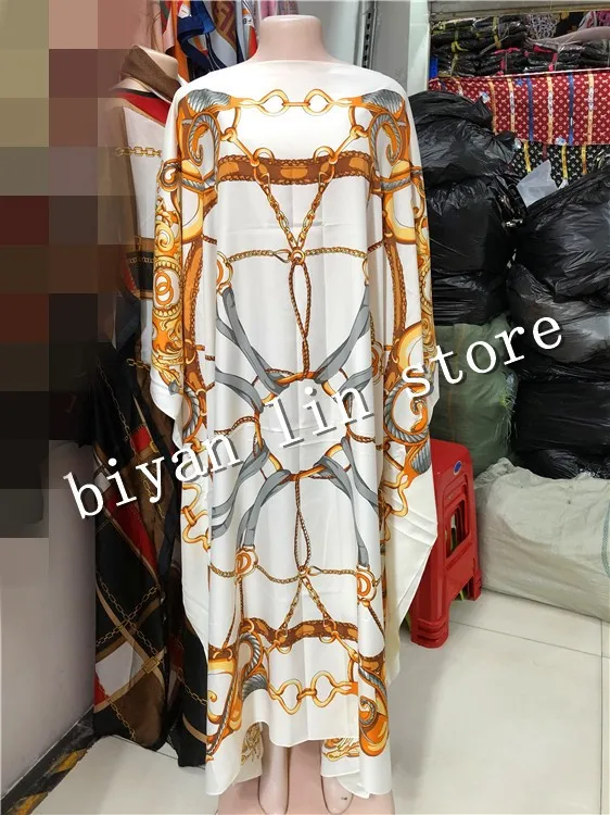 Женское платье с принтом Базина длинное оверсайз цветным рисунком обхват груди