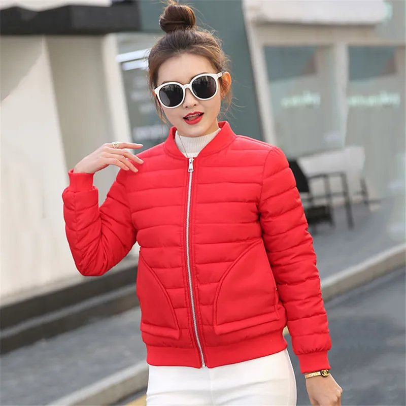 Зимняя куртка женская красная плюс размер свободная короткая тонкая легкая