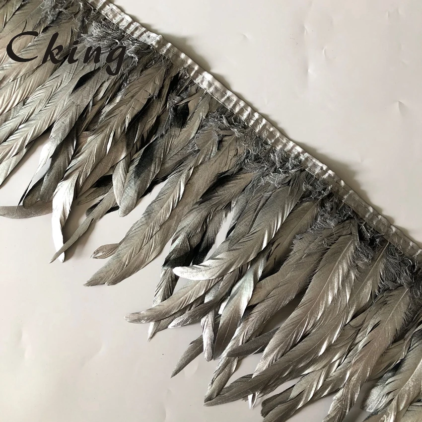 

Cking 2 Meters Single Side Silver Paint Spray Rooster feather Trims Cock Tail Feather Lace Chicken feathers Ribbon 30-35CM Belts