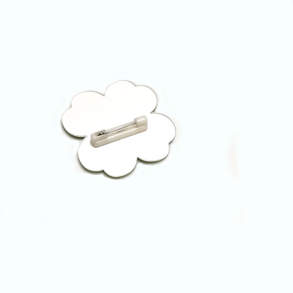 Cute Women's Brooches Vintage Pins For Backpacks Cartoon Acrylic Four Leaf Clover Jewelry Badges Shirt Scarf Hat Accessories