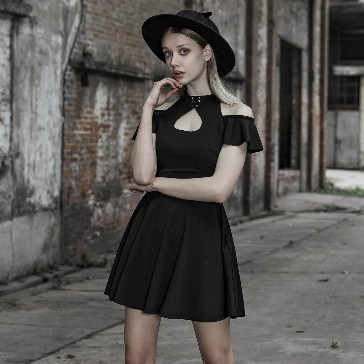 Повседневные платья трапециевидной формы с коротким рукавом в готическом стиле