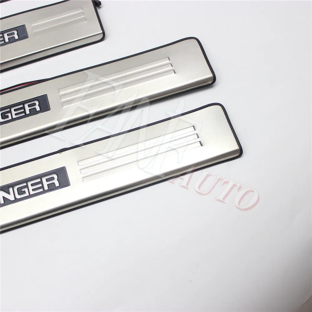 Накладка на порог из нержавеющей стали со светодиодной подсветкой для Ford Ranger T6 T7