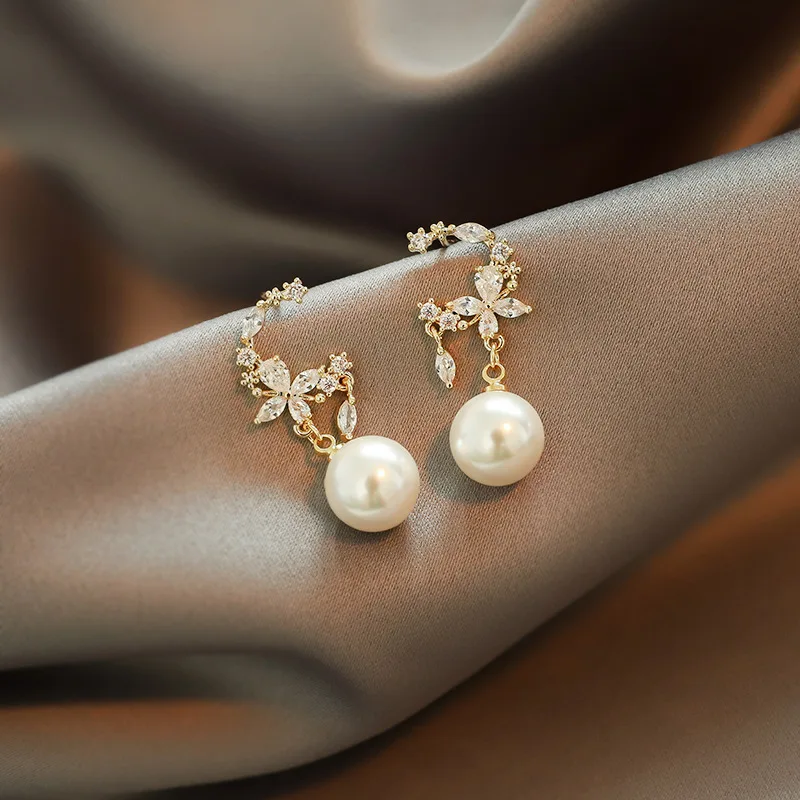 

Arrival Crystal Trendy Women Dangle Earrings Simple Fashion Elegant Pearl Earring 2021 Female Rhinestone Temperament Jewelry