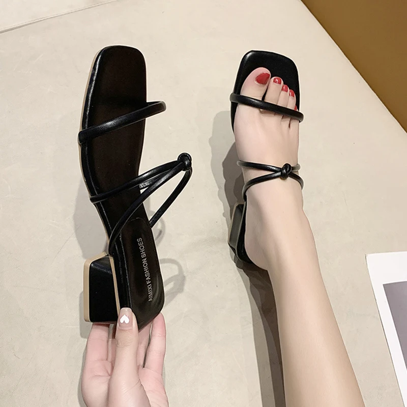 

Square heel Female Shoes Slippers Casual Slides Rubber Flip Flops Med Cross-Tied Women Heels Block 2021 Luxury Hawaiian High Fas