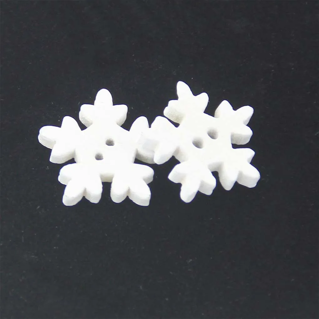 

100pcs 18mm Wood Christmas Snowflake Buttons Children Baby DIY Craft White Snow Flakes Wooden Sewing Buckle