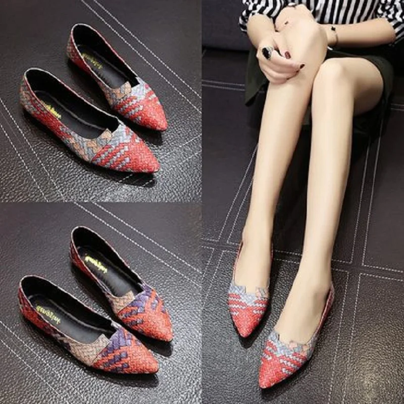 

2019 spring and autumn new women's flat shoes Korean version of the pointed shallow mouth PU weaving women's shoes color matchin