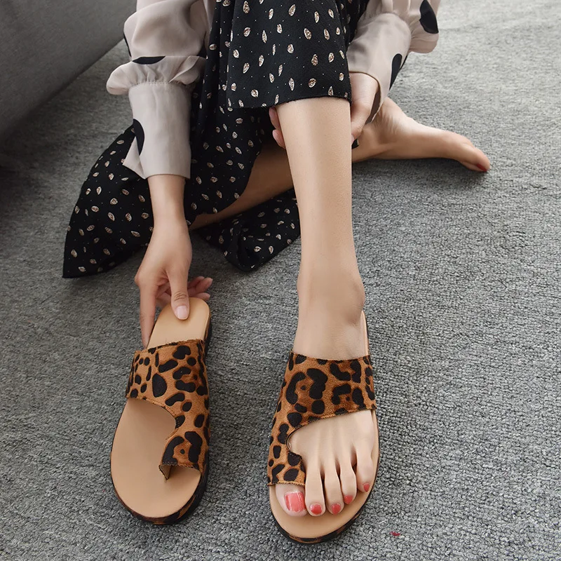

Casual Leopard Flip Flops Slippers Summer Breathable Wearing Anti-skids Fashion Shoes 35-43 Hollow Flat Comfortable Slippers