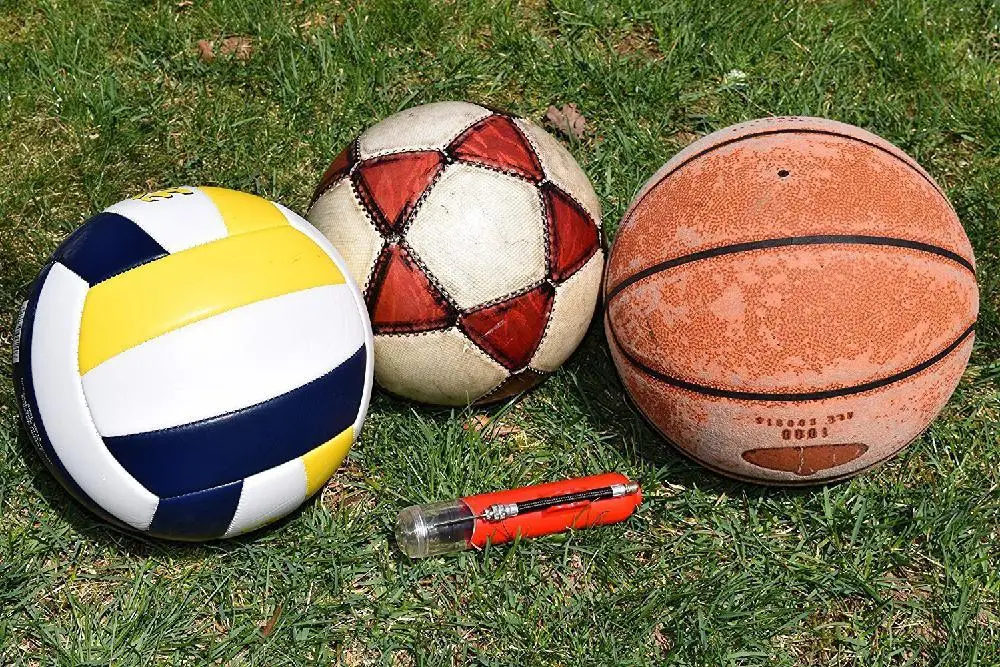 Air Pump Multifunction Portable Platic Pumping Tool for Basketball Football Volleyball with 3 Extra Needle |