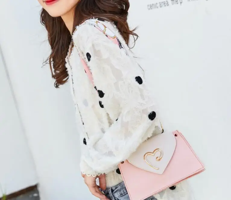 

2022 the new three-dimensional and simple small square bag silk scarf shoulder strap lady chain single shoulder oblique span