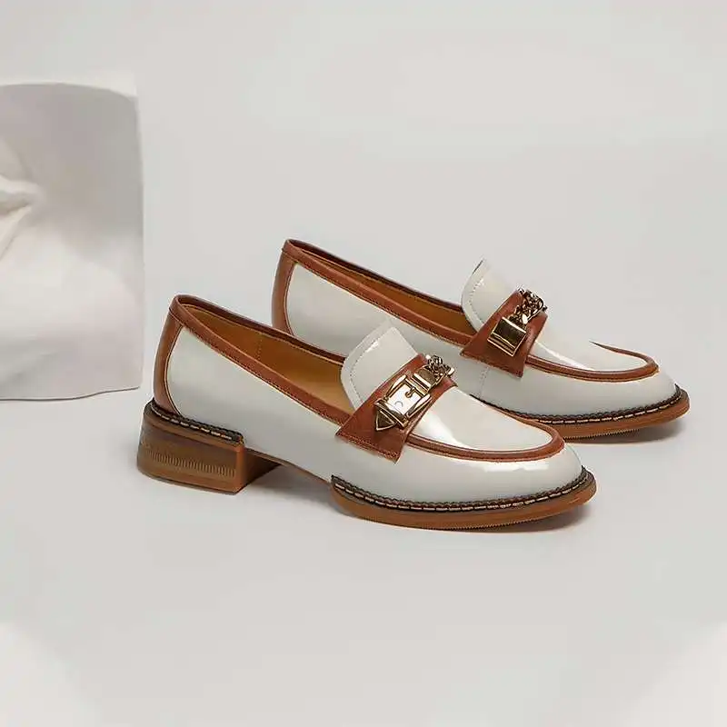 

Krazing pot cow patent leather round toe med heel metal decoration England style young lady daily wear slip on women pumps L60