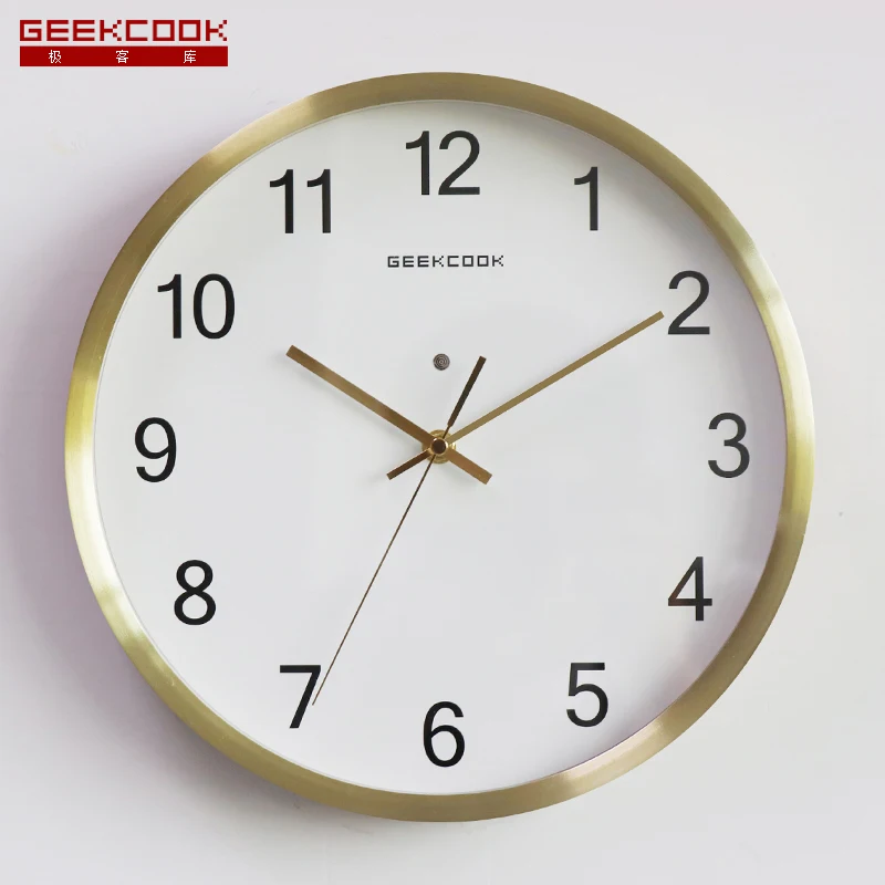 Светящиеся современные настенные часы простые бесшумные металлические