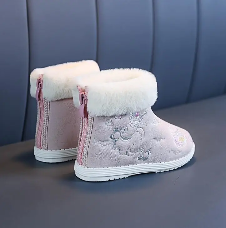 

hot New winter embroidered shoes girl fashion Back zipper cotton shoes Hanfu Plush thick warm boots Flat boots