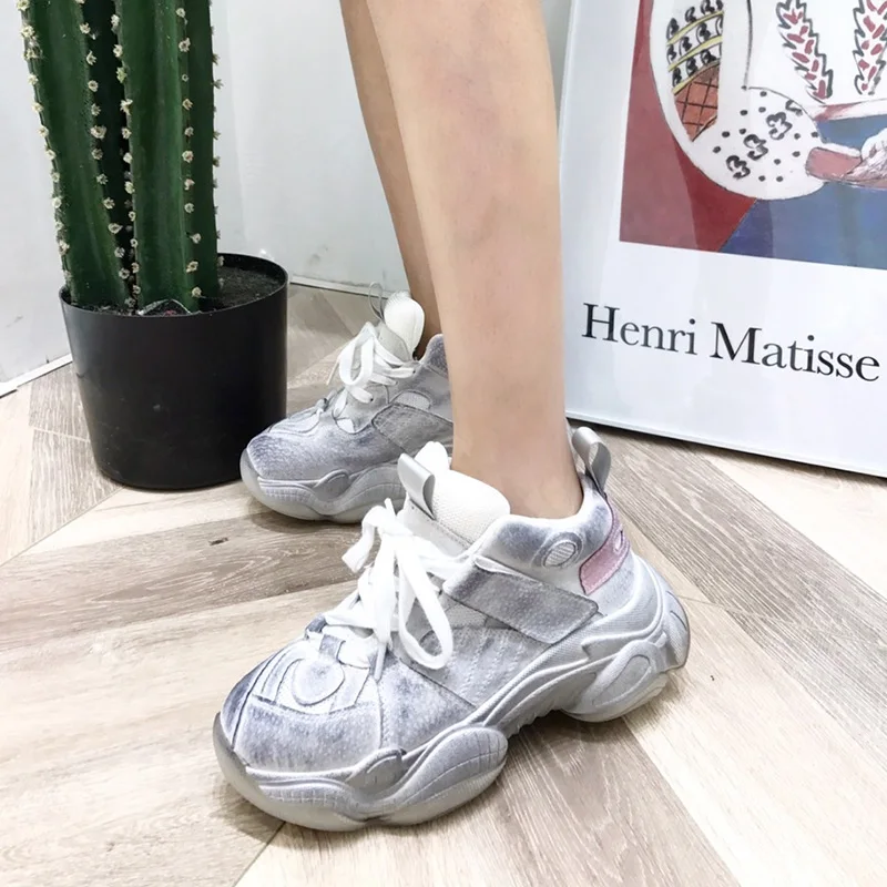 Женские кроссовки из натуральной кожи легкие дышащие на шнуровке спортивная